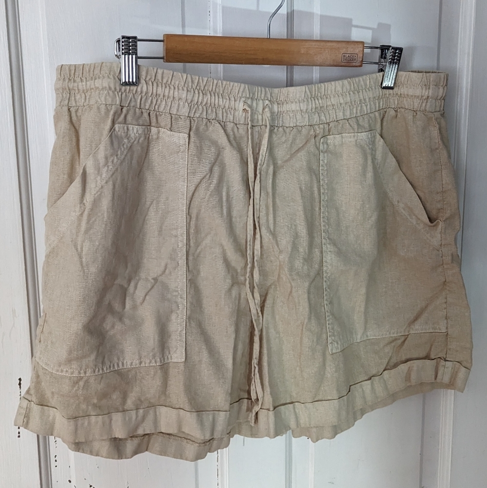 Universal Thread khaki shorts XL